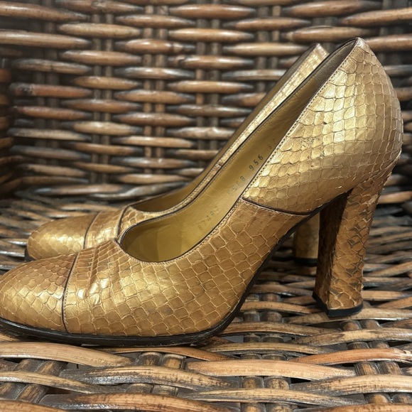 Casadei Gold Textured Heels in size 7 - Picture 11 of 13